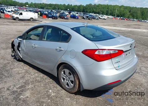 2015 Kia Forte Lx z USA, uszkodzony, nr VIN KNAFK4A66F5404962